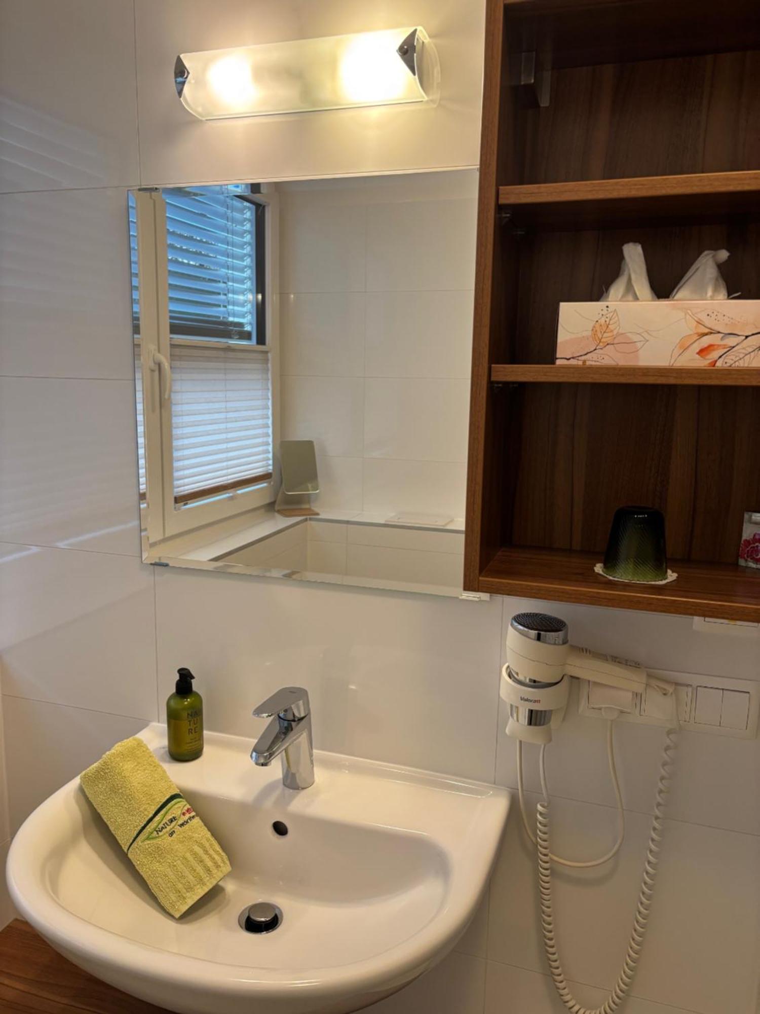 "Nature Erleben" Appartement & Komfortzimmer Фельден-ам-Вертерзе Екстер'єр фото